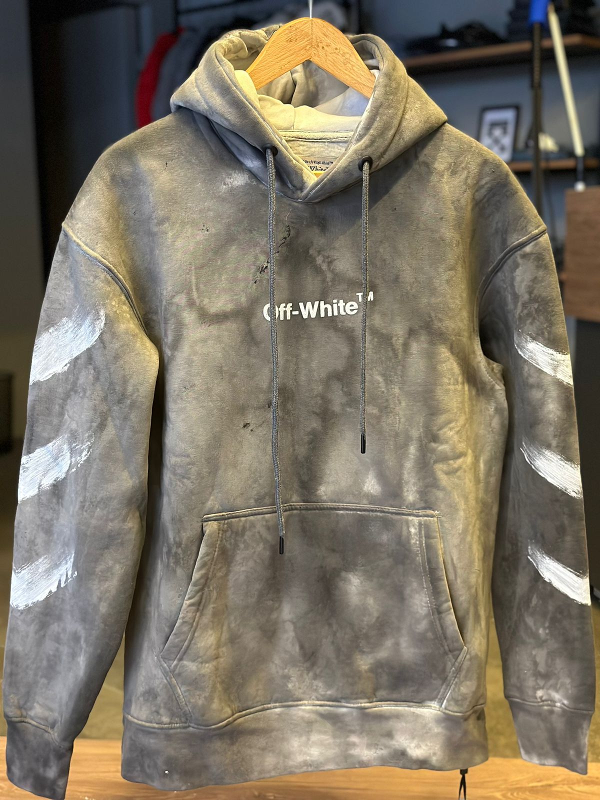 Off white v discount hoodie