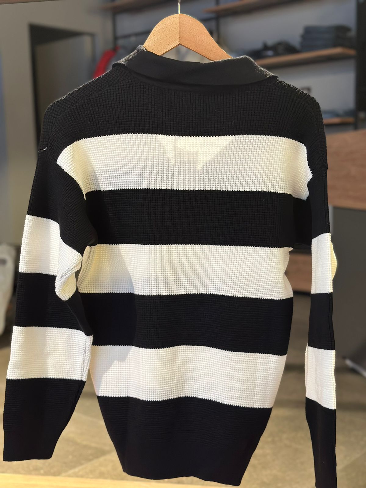Dolce & Gabbana "V" "BLACK & WHITE"