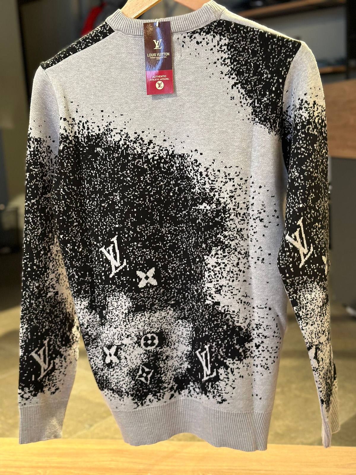 Louis Vuitton Long sleeve "Soft" "GREY"